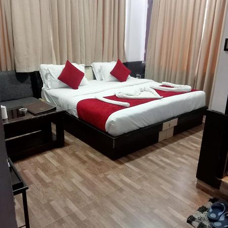 Holiday Hill Mountain View With Balcony ماكليود غانج المظهر الخارجي الصورة