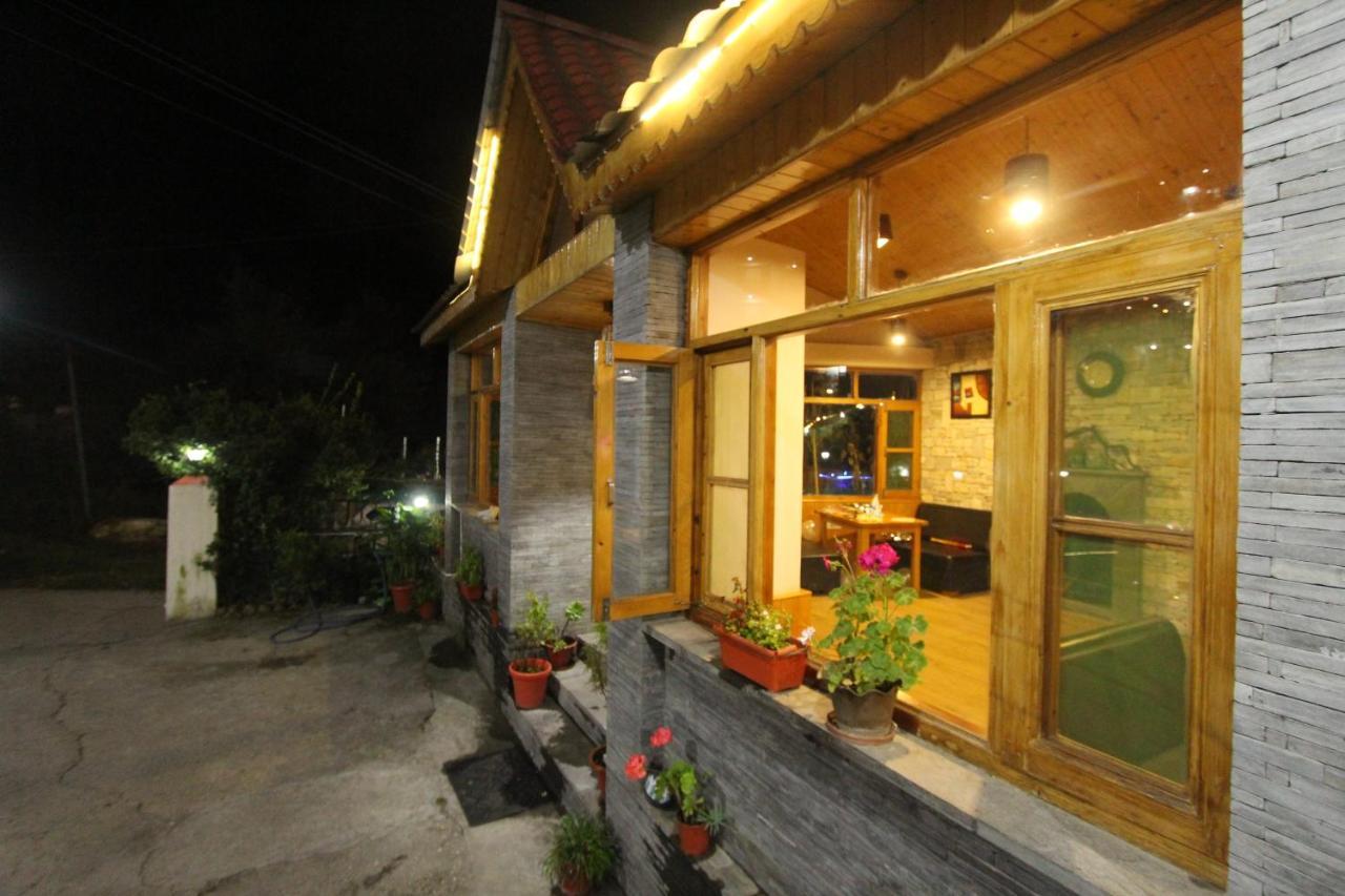 Holiday Hill Mountain View With Balcony ماكليود غانج المظهر الخارجي الصورة
